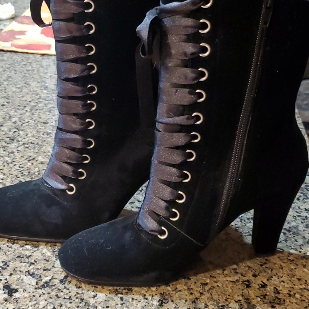 Velvet  holiday  boots